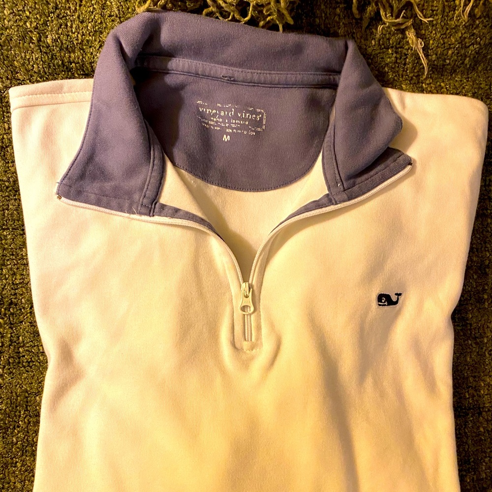 M Men’s Vineyard Vine Good Condition Sweatshirt SOLD